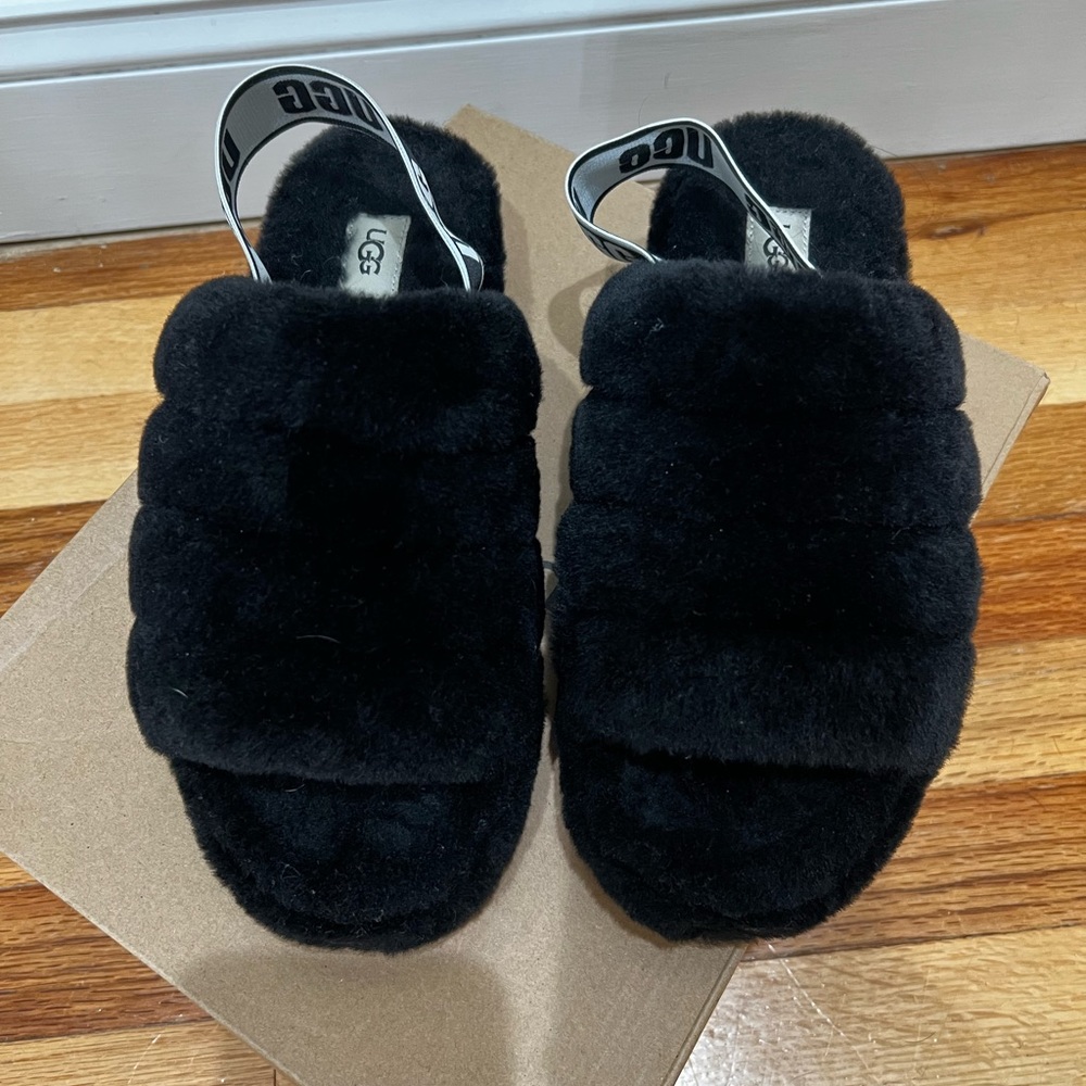 UGG FLUFF YEAH SLIPPER BLACK SIZE 9